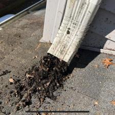 Dirty-Gutter-Cleaning-in-Emerson-New-Jersey-Bergen-County 3